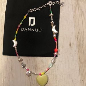 Brand new amazing choker